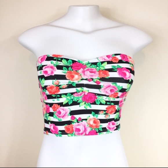 2/$35 Victoria’s Secret PINK floral crop top - Picture 2 of 5